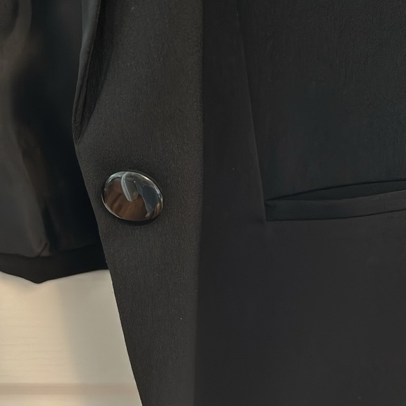 Forever 21 Black Blazer - Picture 3 of 4